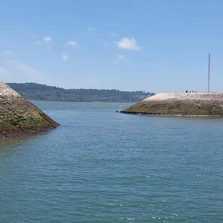 Fractal - Vintage Sailboat In Belem 船屋 Lisboa
