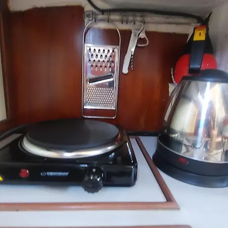 Fractal - Vintage Sailboat In Belem ספינת מלון