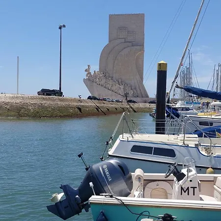 ספינת מלון Fractal - Vintage Sailboat In Belem